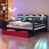 Holzbett Schlafsofa 140 x 200 cm, Mit Schreibtisch, Bücherregal, Staufächern und Regalen, Mit integrierter Beleuchtung und Steckdosen, Schubladen, Multifunktionalem Holzbett, Schwarz + Rot Bild 2