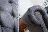 riess-ambiente 2-Sitzer CHESTERFIELD 150cm antik grau · Sofa mit Microfaser-Bezug und Armlehne, Einzelartikel 1 Teile, Knopfheftung · Wohnzimmer-Couch · Federkern-Polsterung · mit Füßen Bild 4