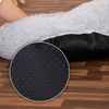lionto Donut Katzenkissen, rundes Bett mit Plüschbezug & Anti-Rutsch-Boden, erhöhter Rand für Geborgenheit, 40 cm Durchmesser, hellgrau Bild 4