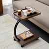 SURFOU Beistelltisch Sofa Schmaler Beistelltisch C-Form mit Metallrahmen (Kaffee Snack Couchtisch für Wohnzimmer Schlafzimmer Nachttisch), Holz Beistelltisch mit Rollen Haben 360° Rotierend Nussbaum Finish Bild 2