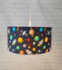 Coole Weltraum LED Hängelampe für Kinderzimmer mit Stoffschirm, bunt Ø 35cm Bild 4