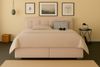 Boxspringbett TOM 140x 200 cm mit Matratze und gepolstertem Kopfteil. Farbe Beige Bild 3