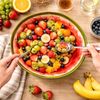 Lashuma Salatschüssel Melone, Keramik, (1-tlg), Handbemalte Servierschale in Melonen Optik Ø 25 cm Bild 4