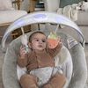 Ingenuity, InLighten Babywippe Babyschaukel mit Lichtern, Nate Bunny, Spielzeugleiste, Vibrationen, Geräuschen, Tummy Time Kissenmatte, bis zu 20 lbs, Neugeborenes+ Bild 3