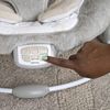 Ingenuity, InLighten Babywippe Babyschaukel mit Lichtern, Nate Bunny, Spielzeugleiste, Vibrationen, Geräuschen, Tummy Time Kissenmatte, bis zu 20 lbs, Neugeborenes+ Bild 5