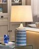 'Georgina' Tischlampe mit Keramikfuß Blau 66 cm Langes Kabel mit Schalter Klassischer Lampenschirm aus Baumwolle Jute in Weiß Wohnzimmer Schlafzimmer Bild 2