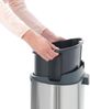 Brabantia Touch Bin Abfallbehälter mit Kunststoffeinsatz, Mülleimer, Müll Eimer, Platinum / Deckel Platinum, 40 L, 114908 Bild 5