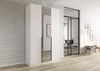 Rauch Möbel Alabama, Kleiderschrank, Garderobe, 3-türig, Spiegel, Zubehör Premium, 2 Kleiderstangen, 7 Einlegeböden, Schubladeneinsatz, Farbe Weiß, Griff Grau metallic, 136 x 229 x 54 cm Bild 2