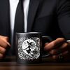 speecheese Tasse Hexe fliegt auf einem Besen im Mondschein Tasse schwarz in Schwarz Bild 5