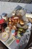 Picknick in der Provence Spiellebensmittel und Geschirr aus Holz Bild 4