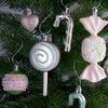 BRUBAKER Weihnachtsbaumkugel 24-tlg. Einhorn Christbaumschmuck - Süßes Weihnachtskugel Set (24 St), mit Süßigkeiten, Bonbons, Zuckerstangen und Bunte Pastellfarben Kugeln Bild 4