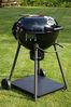 Outdoorchef Kensington 570 ULINE Holzkohlegrill, fahrbarer Kugelgrill mit Deckel, inkl 6 Brennpaste, Schwarz, Ø 54cm Bild 4