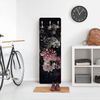 Bilderdepot24 Garderobenpaneel schwarz Blumen Floral Kunst Retro Vintage Blumen mit Nebel auf Schwarz (ausgefallenes Flur Wandpaneel mit Garderobenhaken Kleiderhaken hängend), moderne Wandgarderobe - Flurgarderobe im schmalen Hakenpaneel Design Bild 4