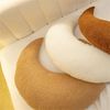 Kuschelkissen Kinder Mondkissen, Weiches Dekoratives Kinderkissen für das Zimmer, Mondform Zierkissen Sofakissen, Plüsch Kissen Dekokissen für Kinderzimmer Schlafzimmer Deko (Braun) Bild 4