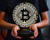 Geschenkelampe LED Nachttischlampe Bitcoin 3D Gravur Nachtlicht Geschenk für Krypto-Liebhaber Crypto, Leuchte 7 Farben fest integriert, Geschenk für Männer, Kryptowährung Bild 3