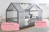 Ticaa Hausbett Kim mit Rausfallschutz aus Kiefer, Kinderbett 120x200, inkl. Tüll-Set, mit Rollrost Bild 4