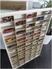 KRUZZEL Standregal Sammlerkasten Sammlervitrine Fächer Holz,90 Fächer, 90 Fächer, Platzsparend, Leicht zu reinigen, einfache Montage Bild 4