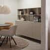 Wandschrank Gravure aus Kiefernholz, skandinavisches Design, hellgrau Dust, Push-to-Open-System Bild 2
