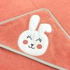 BabyCalin BBC303913 Gesticktes Badekap, 80x80 cm, Hase, Mehrfarbig, 1 Stück Bild 3