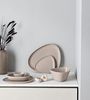 LIND DNA Curve Stoneware Suppenteller warm grey (1 Stück) sand Bild 2