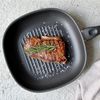 KLAMER Grillpfanne 28cm, antihaftbeschichtete Induktions-Pfannne, 28cm Viereckpfanne, St…, Edelstahl, Spülmaschinenfest, für alle Herdarten Bild 4