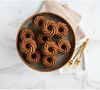 Nordic Ware | Heritage | Bundtlette-Kuchen | Aluminium | Gold | Mini-Gugehupfl-Design Bild 5