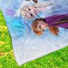 BERONAGE Tagesdecke Frozen Die Eiskönigin Decke Team 130x170 cm Kuscheldecke Fleecedecke, passend zur Bettwäsche, ideal für Sofa, Couch, Kinder-Bett, Auto Bild 4