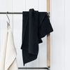 Handtuch "Mynte" in schwarz gestrickt aus Baumwolle von IB Laursen Bild 2