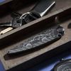 Deejo Ultraleichtes klappbares Taschenmesser Gürtelclip 37g Carbon Sportwagen. Bild 4