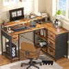 YITAHOME L Form Schreibtisch mit USB Ladeanschluss und Steckdose,Reversible Eckschreibtisch mit 4 Schubladen und Regal,Gaming Schreibtische mit Monitorständer,140x100 cm Computertisch für Büro,braun Bild 2