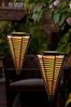 Arnusa LED Solarleuchte Hängelampen 2er Set LED Außenleuchte Solarlampen hängend kabellos, Kerzeneffekt, LED fest integriert, warmweiß, Rattan-Optik für Garten, Balkon & Terrasse Bild 2
