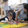Baby Einstein, Patch’s 5-in-1 Color Playspace, 5 in 1 Spieldecke und Bällebad mit aufklappbaren Seiten, 5 abnehmbaren Spielzeugen, 20 Minuten Melodien und vielem mehr Bild 5