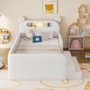 Merax Kinderbett, 90x200 cm, Polsterbett mit Bären-Kopfteil, Nachtlicht, USB-Ladeanschluss, integriertem Stauraum und Stufensitz – sicher und praktisch, Weiß Bild 2