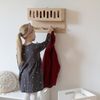 Ehrenkind Wandgarderobe für Kinder, Kindergarderobe (Garderobe Kinder, Garderobe für Kinderzimmer, Kinder Garderobe), aus massivem und nachhaltigem Holz - nach Montessori Bild 3