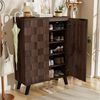 Merax Schuhschrank in Holzoptik/Walnuss und schwarzen Griffen (80,5×35×109,5 cm, 1-St, kompakter Flur-Schrank für organisierte Schuhaufbewahrung) Kommode mit 5 Fächern, verstellbaren Einlegeböden, geometrischen Türen Bild 3