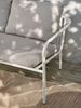 Gartensofa Bendt mit Kissen aus Aluminium und Teddy-Olefin Stoff, skandinavisch, perlweiß, Outdoor geeignet Bild 5