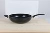 Wokpfanne PALERMO 32 cm schwarz aus Aluminium mit Keramik-Antihaftbeschichtung – für alle Herdarten inklusive Induktion, langlebig und wärmeleitend Bild 3