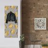 Queence Garderobe - "Tomie" Druck auf hochwertigem Arcylglas inkl. Edelstahlhaken und Aufhängung, Format: 50x120cm Bild 2