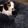 lionto Donut Hundebett, rundes Hundesofa mit Plüschbezug & Anti-Rutsch-Noppen, weich & gemütlich, 60 cm Durchmesser, dunkelgrau Bild 3