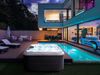 Whirlpool Outdoor weiß mit LED rechteckig 215 x 180 cm ARCELIA Bild 3