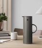 Stelton 'EM77' Isolierkanne, Rot, 1,0 l, 10,5 x 30 cm Bild 3