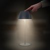 BRILONER - Riffle LED Tischlampe kabellos IP44 mit Lichtkante, 14,5x36,5 cm, Touchdimmer, Akku tauschbar, Nachttischlampe, Leselampe, LED Lampe, Akku Lampe, German Design Award Winner, Anthrazit Bild 4
