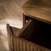 Nachttisch Vagula aus massivem Mangoholz, modernes Wellen-Design, Natur, mit Schublade Bild 3