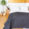 Laynenburg Tagesdecke Waffelpique aus 100% Baumwolle – Baumwolldecke, Kuscheldecke, Wohndecke als Sommerdecke, Bett-Überwurf, Couch-Überwurf, Sofa-Decke Bild 3