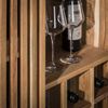 Weinschrank Fovale aus massivem Akazienholz, modernes Lamellen-Design, Natur, mit Schiebetür Bild 3