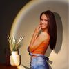 TUWENA LED Nachtlicht Sunset Lamp, 16 Modi Bunte Projection Lamp, Rainbow Projektionslampe, mit 360°Drehung und Stativ für Party Themen Schlafzimmerdekoration Bild 2