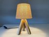Tischlampe mit Dreibein aus Holz, Stoffschirm Creme Weiß, Höhe 27cm Bild 3