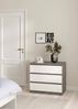 Dmora Kommode Artic, Mehrzweckkommode, Schlafzimmerkommode, Schrank mit Schubladen, 77x50 h70 cm, Zement und Glänzendes Weiß Bild 2