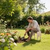 Relaxdays Kniebank Gartenarbeit mit Taschen Bild 2