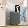 MAXCRAFT Mülleimer / Treteimer mit Soft Close Deckel und 2 Inneneimern - 60 Liter in Anthrazit Bild 4